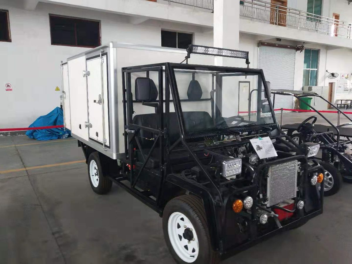 Mini delivery truck with HOTECH composite body